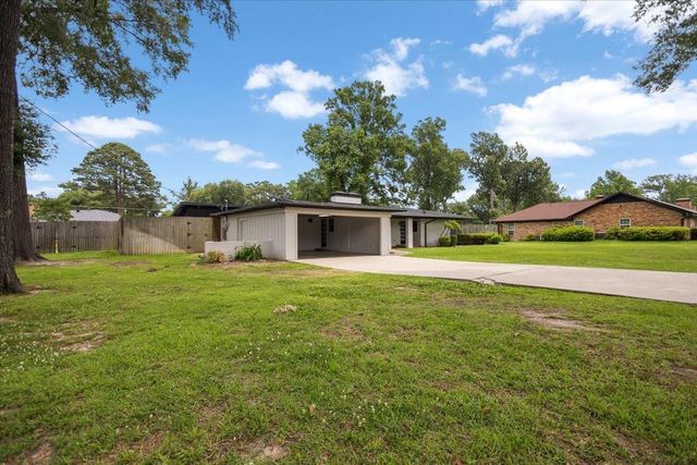 1007 Lincoln Dr, Longview, TX 75604
