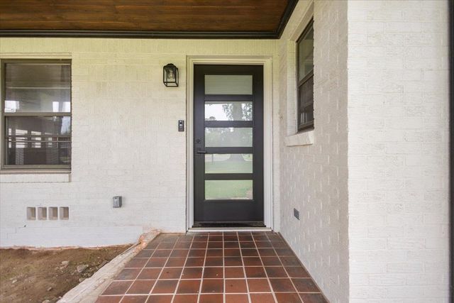 1007 Lincoln Dr, Longview, TX 75604