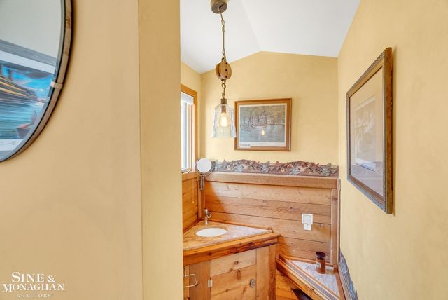 9898 N River Road, Clay Twp, MI 48001