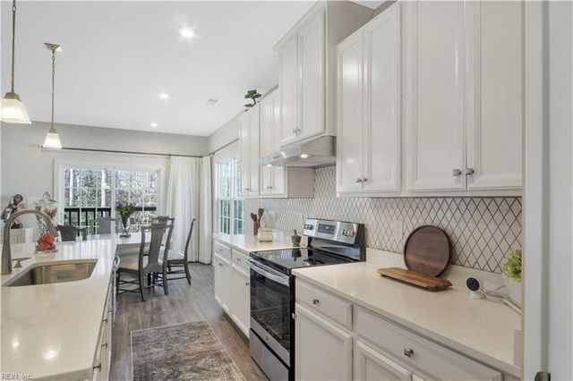 9821 Coral Bells CT, Toano, VA 23168