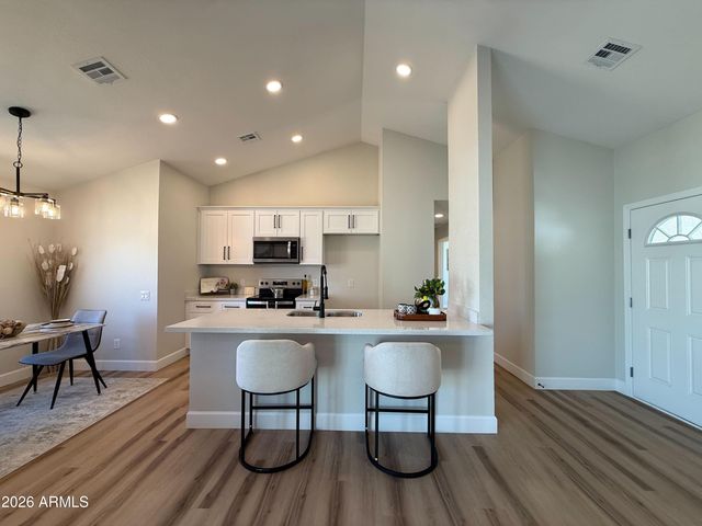 6852 W TURQUOISE Avenue, Peoria, AZ 85345