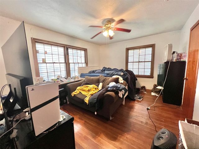 6321 Tacquard Drive, Hitchcock, TX 77563