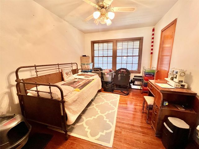 6321 Tacquard Drive, Hitchcock, TX 77563