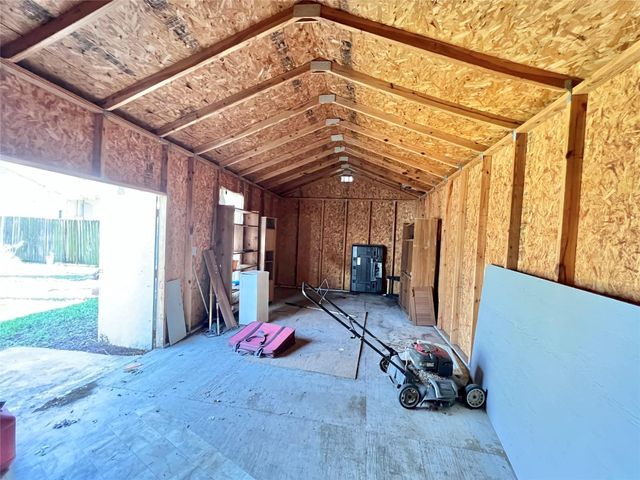 6321 Tacquard Drive, Hitchcock, TX 77563