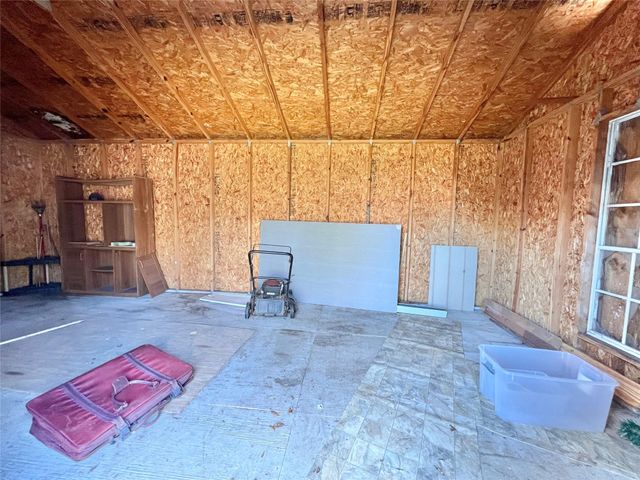 6321 Tacquard Drive, Hitchcock, TX 77563