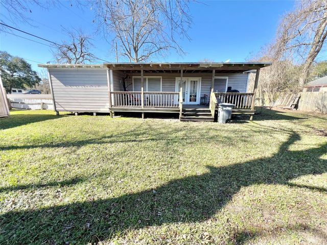 6321 Tacquard Drive, Hitchcock, TX 77563