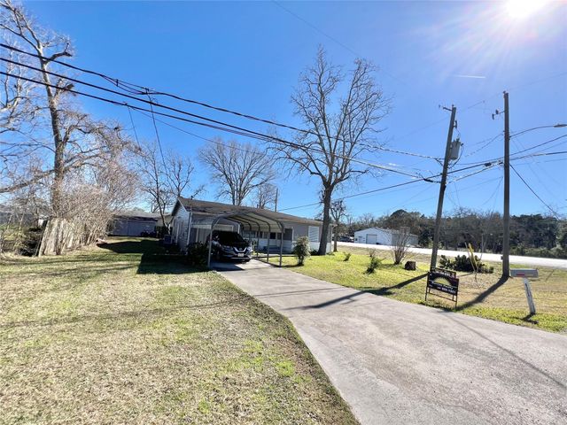 6321 Tacquard Drive, Hitchcock, TX 77563