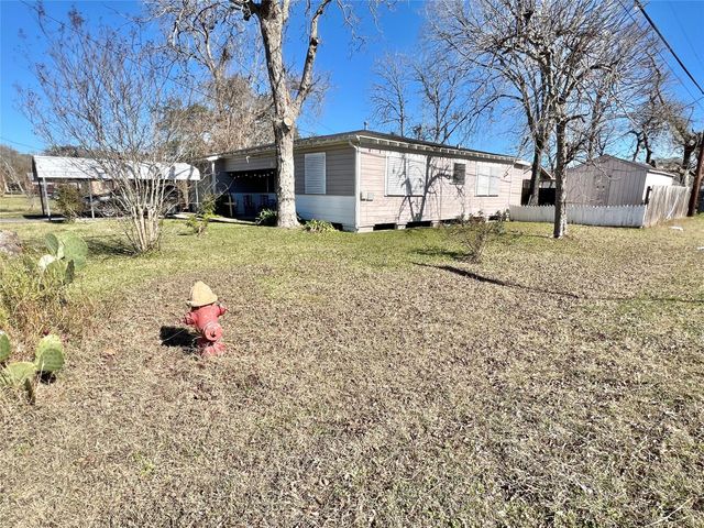 6321 Tacquard Drive, Hitchcock, TX 77563