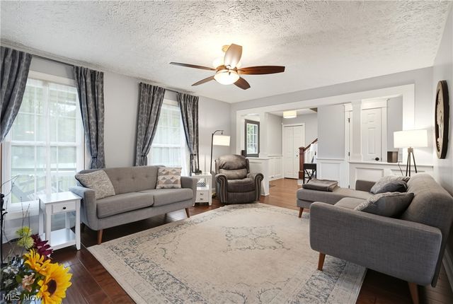 2465 Buckeye Boulevard, Ravenna, OH 44266
