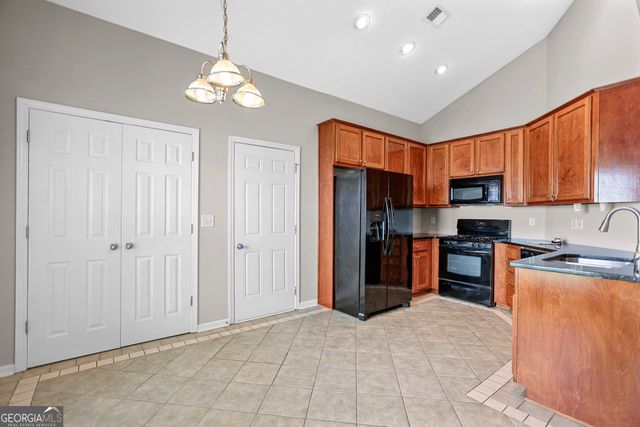 35 Bedford Park Drive, Newnan, GA 30263