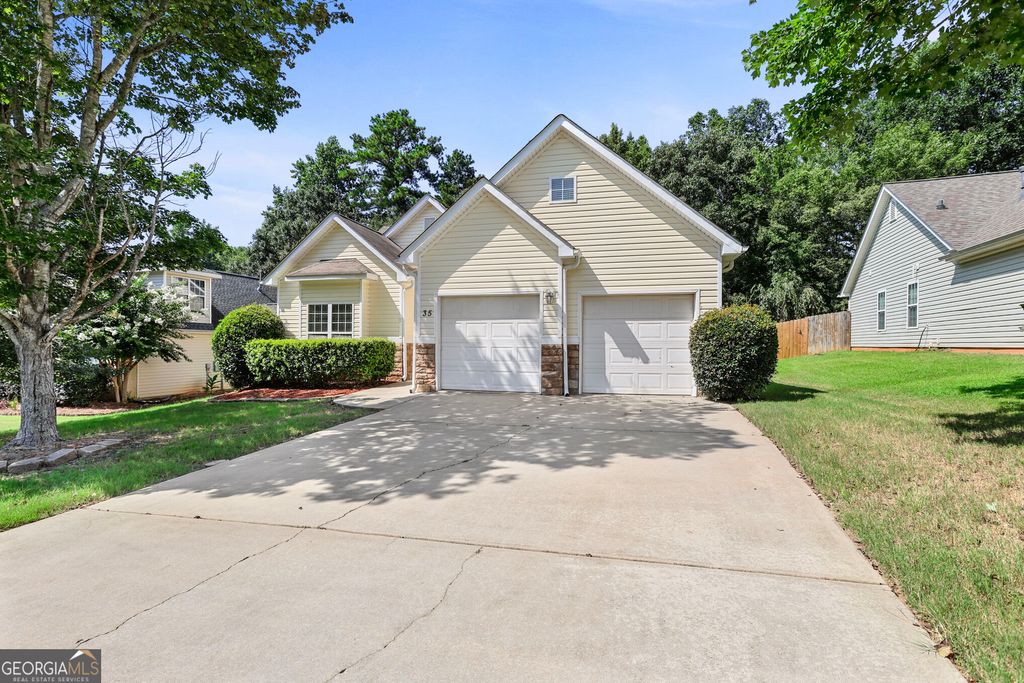 35 Bedford Park Drive, Newnan, GA 30263