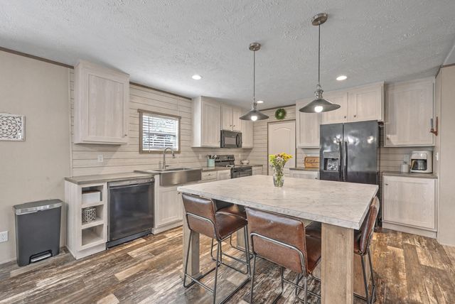 964 Tiger Loop, Saint Stephen, SC 29479