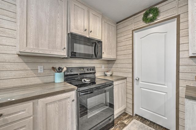 964 Tiger Loop, Saint Stephen, SC 29479