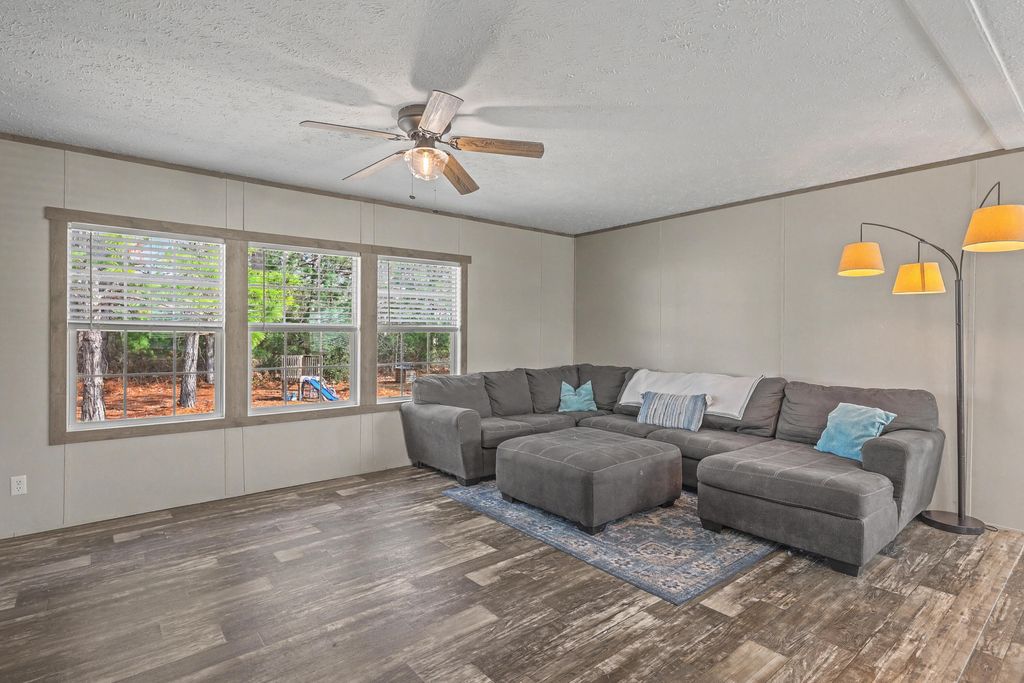 Image 17 of property listing at 964 Tiger Loop, Saint Stephen, SC 29479