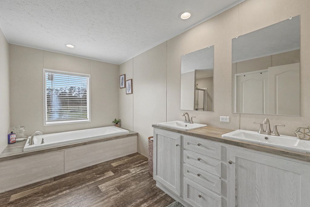 Image 23 of property listing at 964 Tiger Loop, Saint Stephen, SC 29479