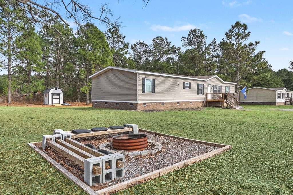 Image 3 of property listing at 964 Tiger Loop, Saint Stephen, SC 29479