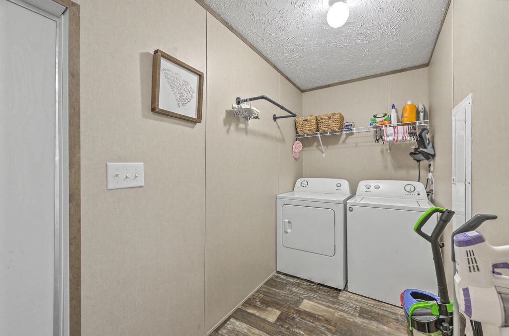 Image 32 of property listing at 964 Tiger Loop, Saint Stephen, SC 29479