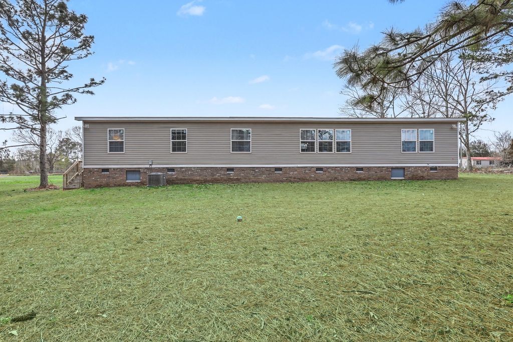 Image 34 of property listing at 964 Tiger Loop, Saint Stephen, SC 29479