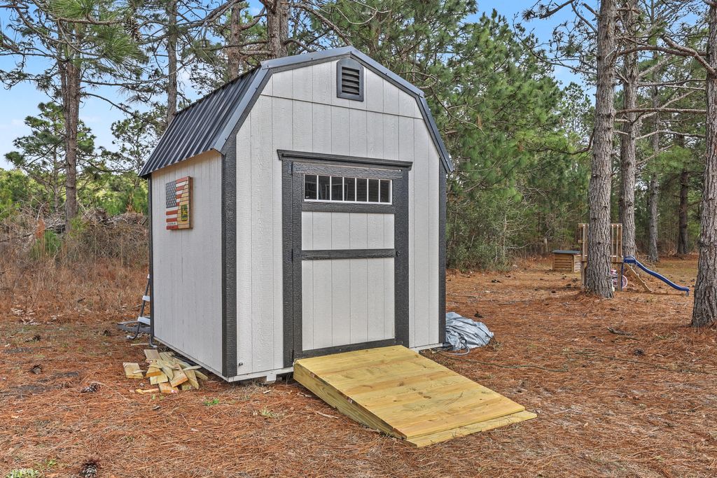 Image 38 of property listing at 964 Tiger Loop, Saint Stephen, SC 29479