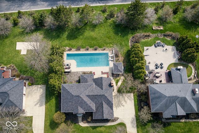 6031 Turtle Bay Parkway, Columbus, IN 47201