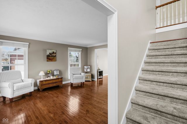 6031 Turtle Bay Parkway, Columbus, IN 47201