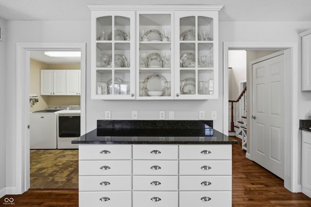 6031 Turtle Bay Parkway, Columbus, IN 47201