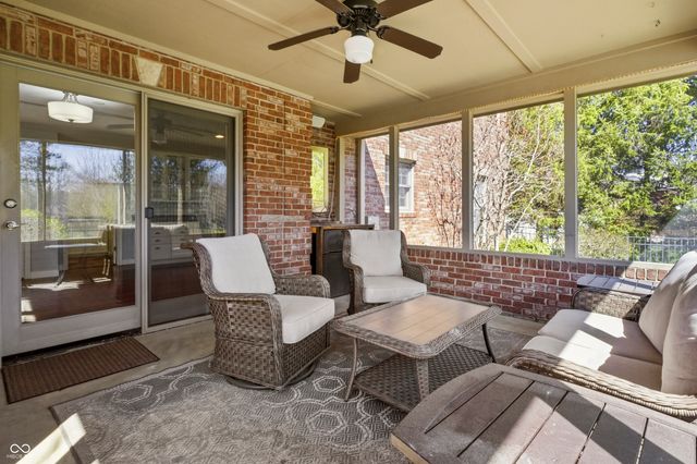 6031 Turtle Bay Parkway, Columbus, IN 47201