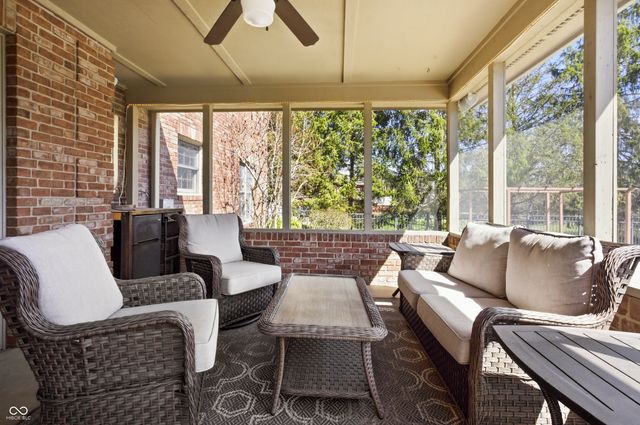 6031 Turtle Bay Parkway, Columbus, IN 47201