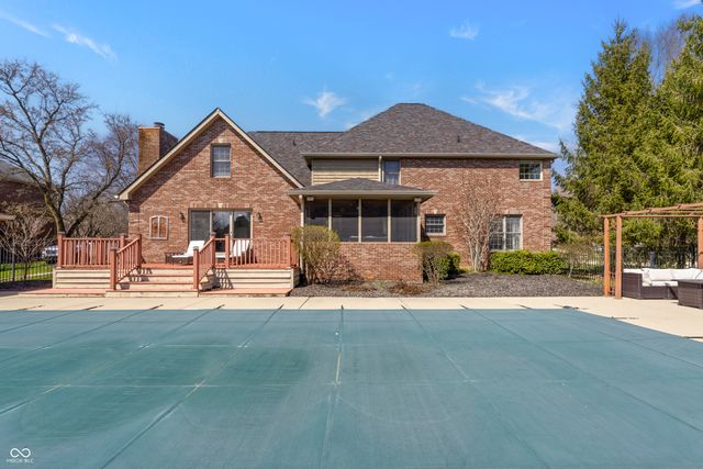 6031 Turtle Bay Parkway, Columbus, IN 47201