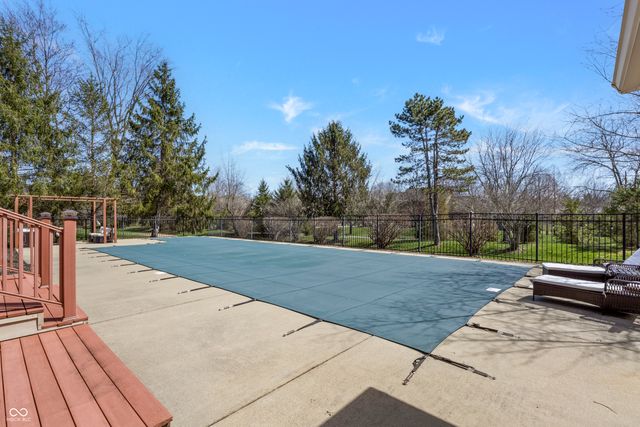 6031 Turtle Bay Parkway, Columbus, IN 47201