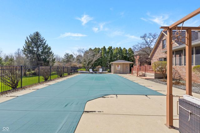 6031 Turtle Bay Parkway, Columbus, IN 47201