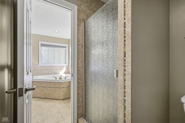 6031 Turtle Bay Parkway, Columbus, IN 47201