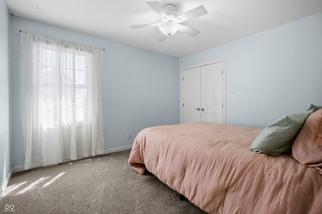 6031 Turtle Bay Parkway, Columbus, IN 47201