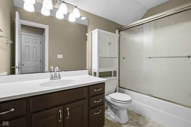 6031 Turtle Bay Parkway, Columbus, IN 47201