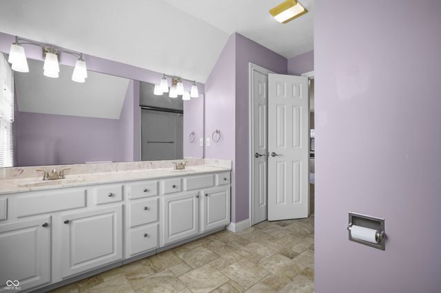 6031 Turtle Bay Parkway, Columbus, IN 47201