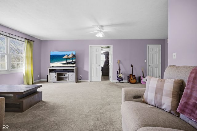 6031 Turtle Bay Parkway, Columbus, IN 47201