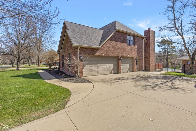 6031 Turtle Bay Parkway, Columbus, IN 47201