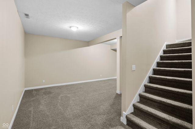 6031 Turtle Bay Parkway, Columbus, IN 47201