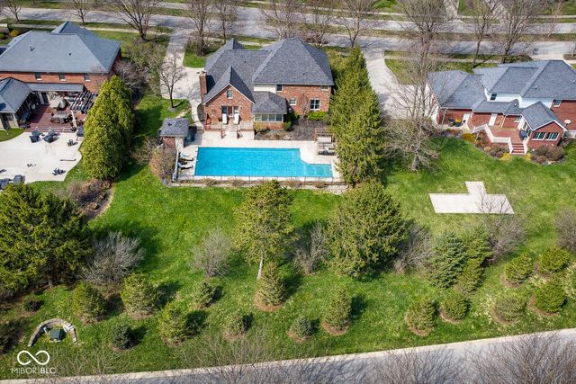 6031 Turtle Bay Parkway, Columbus, IN 47201