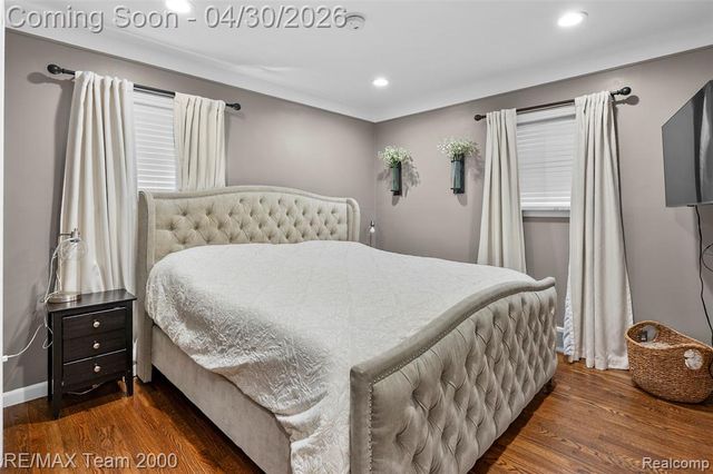 26734 Clairview Drive, Dearborn Heights, MI 48127