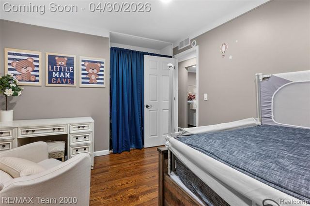 26734 Clairview Drive, Dearborn Heights, MI 48127