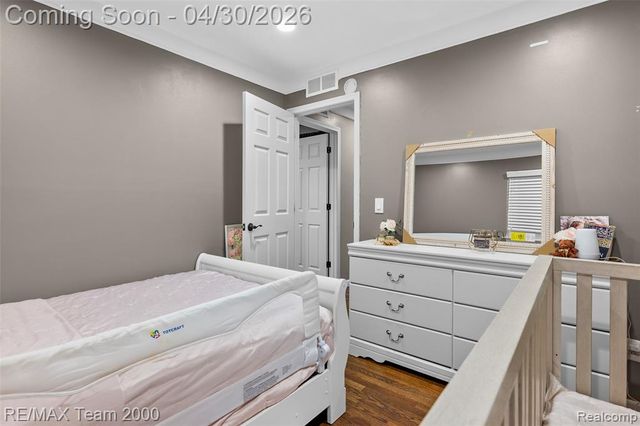 26734 Clairview Drive, Dearborn Heights, MI 48127