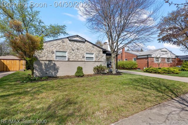 26734 Clairview Drive, Dearborn Heights, MI 48127