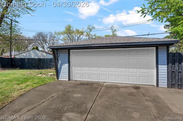 26734 Clairview Drive, Dearborn Heights, MI 48127