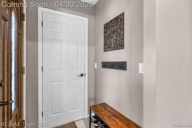 26734 Clairview Drive, Dearborn Heights, MI 48127