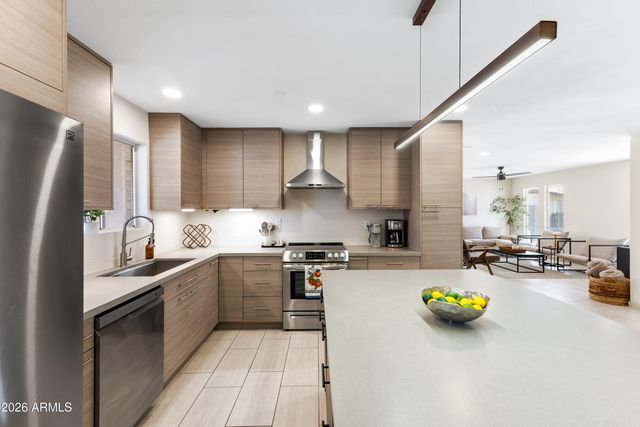 111 S CHOLLA Street, Gilbert, AZ 85233