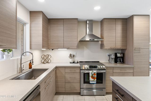 111 S CHOLLA Street, Gilbert, AZ 85233