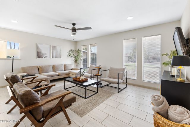 111 S CHOLLA Street, Gilbert, AZ 85233