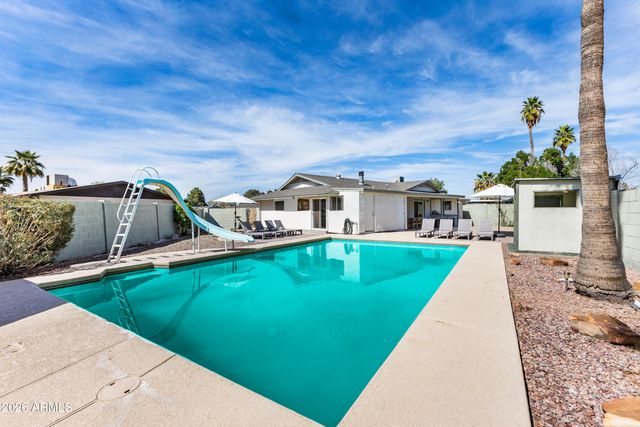 111 S CHOLLA Street, Gilbert, AZ 85233