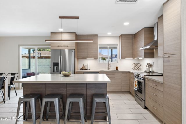 111 S CHOLLA Street, Gilbert, AZ 85233